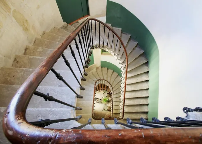 Uncourtsejour - La Rome Francaise Nîmes